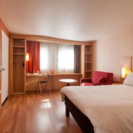 Ibis Centre 3*