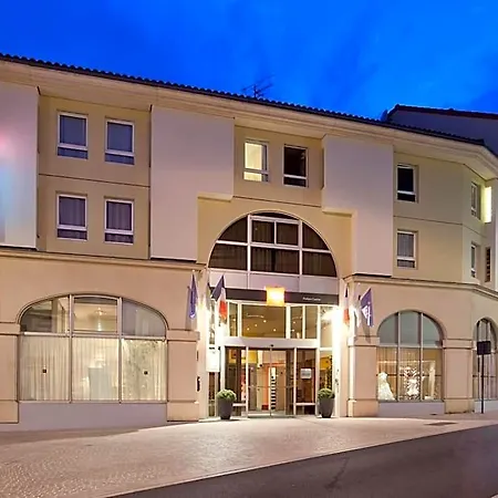 Ibis Centre Hotel 3*