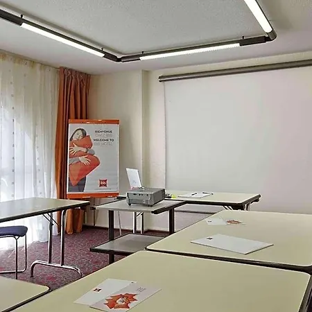 Ibis Centre Hotel 3*