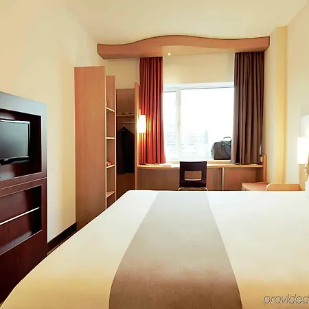 Ibis Centre 3* Πουατιέ