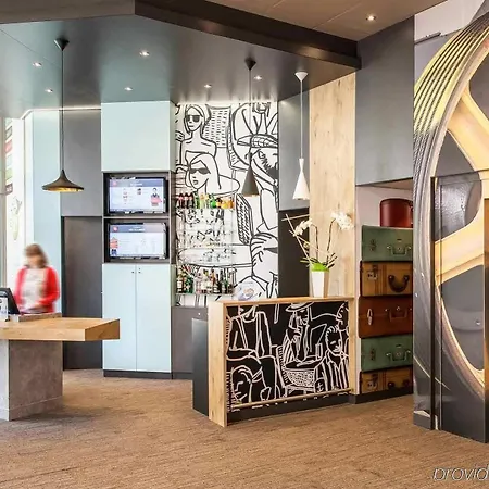 Ibis Centre Hotel 3*